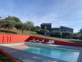 Maison spacieuse avec piscine à Saint-Lager-Bressac